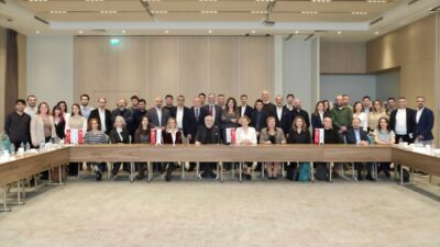 - GYODER Başkanı Neşecan Çekici:
- "Bugün dünya ölçeğinde konut krizinin