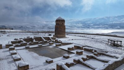 BATMAN (AA) – Batman'ın Hasankeyf ilçesinde etkili olan kar yağışıyla