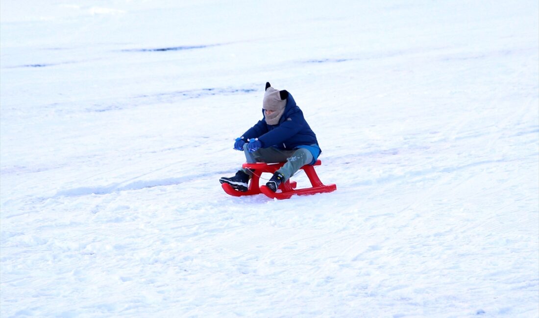 KASTAMONU (AA) – Kızakla kaymak isteyenler, Türkiye'nin kış turizm merkezlerinden