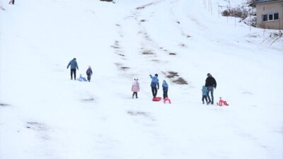 - Merkeze girişler bu yıl itibarıyla ücretsiz oldu, acemi kayakseverler