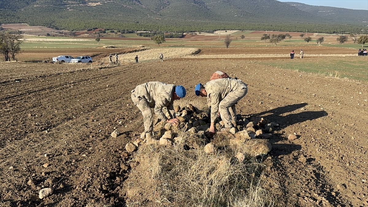 - Olayla ilgili gözaltına alınan 5 şüpheli, adli kontrol şartıyla