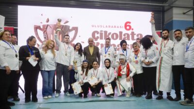 - Ümraniye Belediyesinin ev sahipliğinde düzenlenen etkinlikte, çeşitli illerden ve