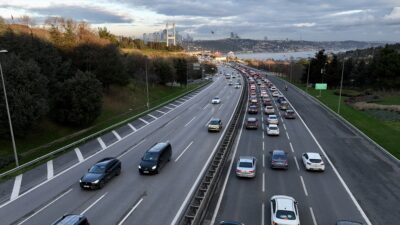 - Yılın son haftasının ilk iş gününde Avrupa Yakası'nda, D-100