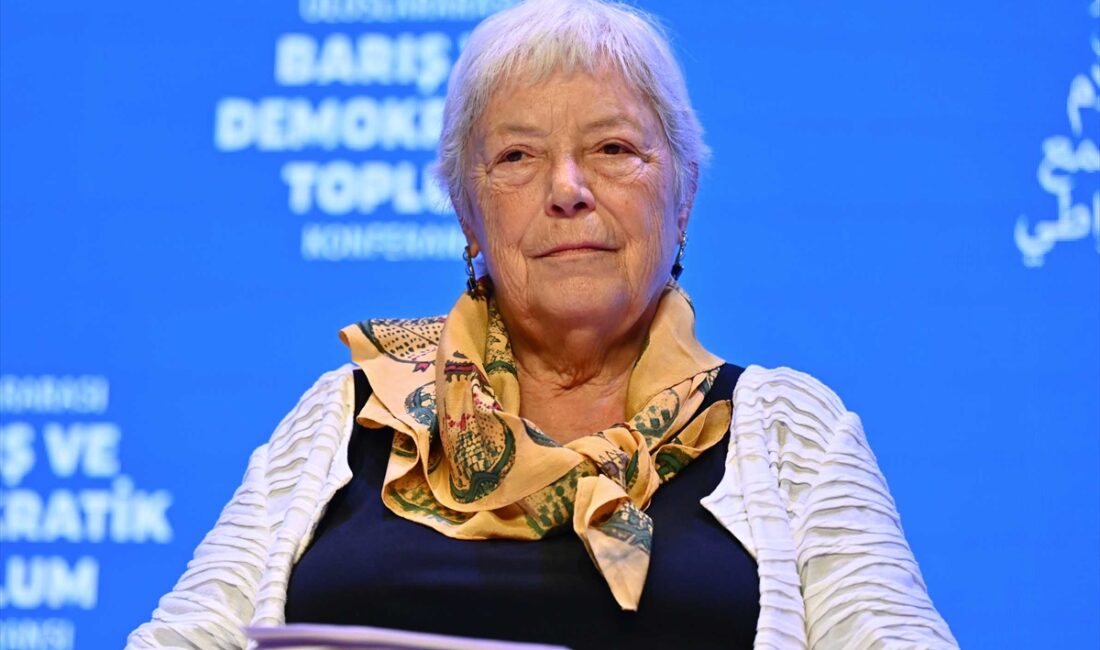 İSTANBUL (AA) – İstanbul'da Uluslararası Barış ve Demokratik Toplum Konferansı,