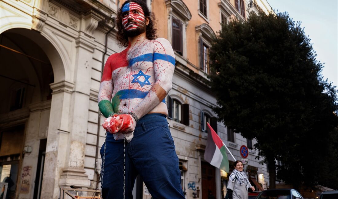 ROMA (AA) – İtalya'nın başkenti Roma'da, çok sayıda kişinin katılımıyla