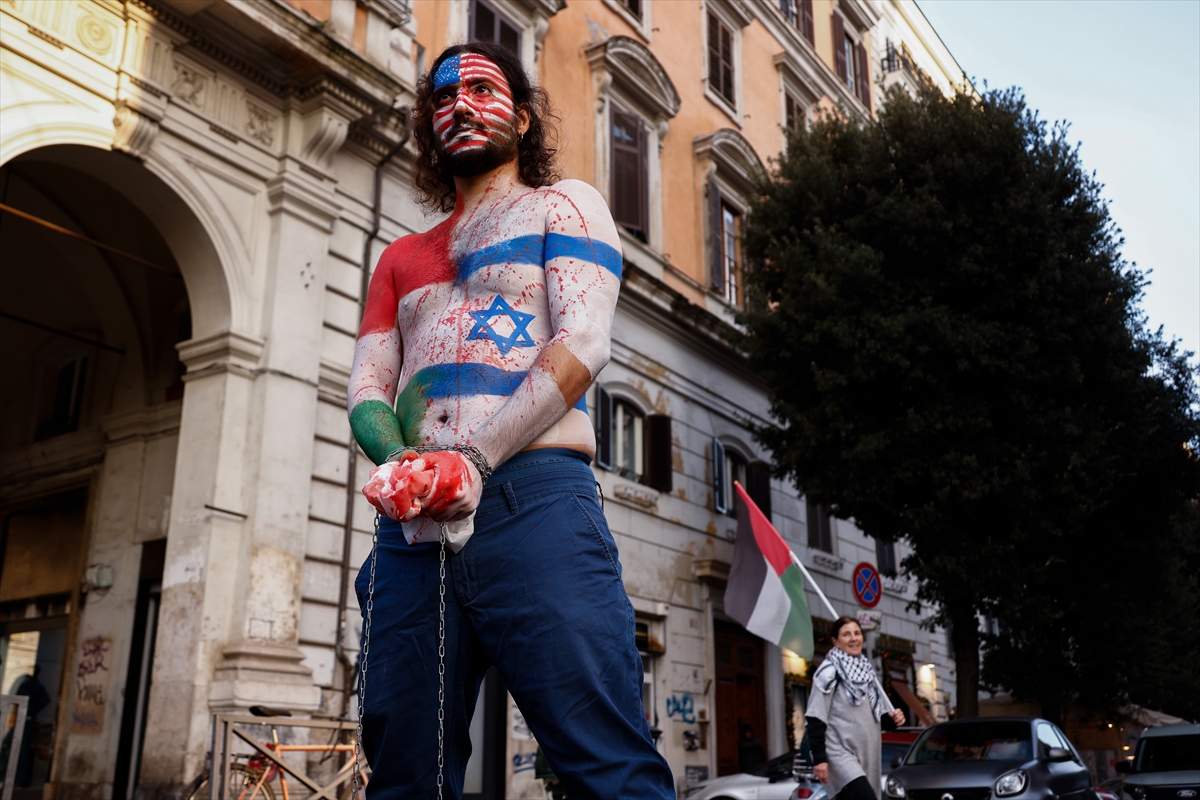 ROMA (AA) – İtalya'nın başkenti Roma'da, çok sayıda kişinin katılımıyla