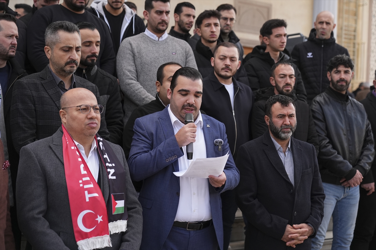 İZMİR (AA) – Türkiye Gençlik Vakfı (TÜGVA) tarafından İzmir ve