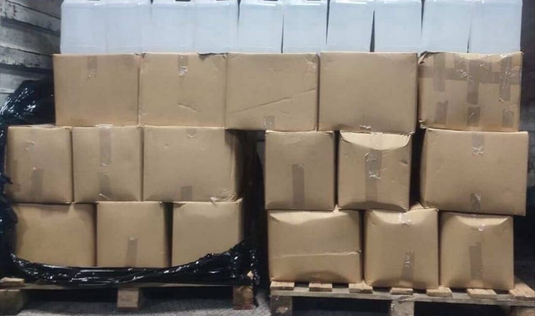 İZMİR (AA) – İzmir'in Bornova ilçesinde bir kamyonette sahte içki