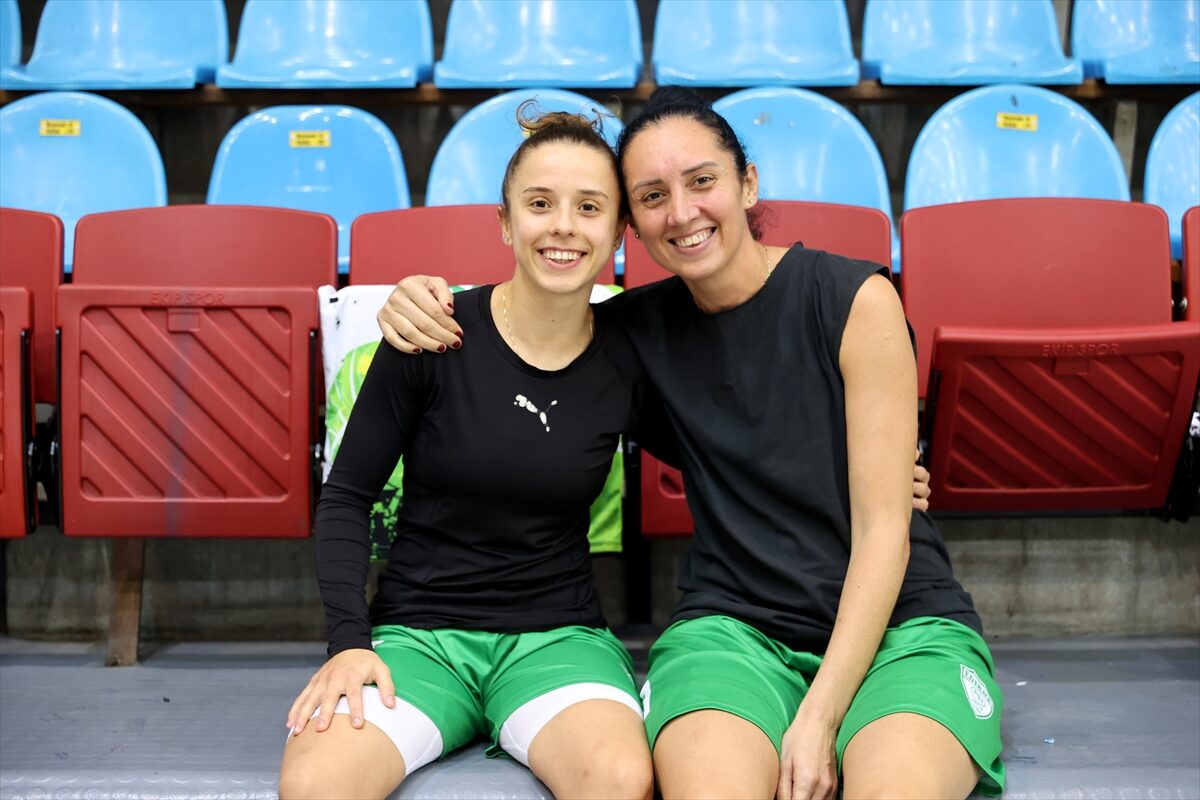 - Edirne DSİ Spor Kulübü'nün 46 yaşındaki hem emekli hem