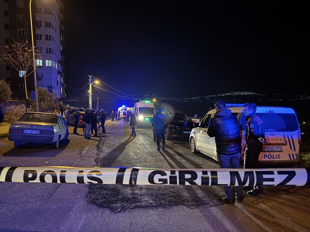 KAHRAMANMARAŞ (AA) – Kahramanmaraş'ın Onikişubat ilçesinde seyir halindeki araca düzenlenen