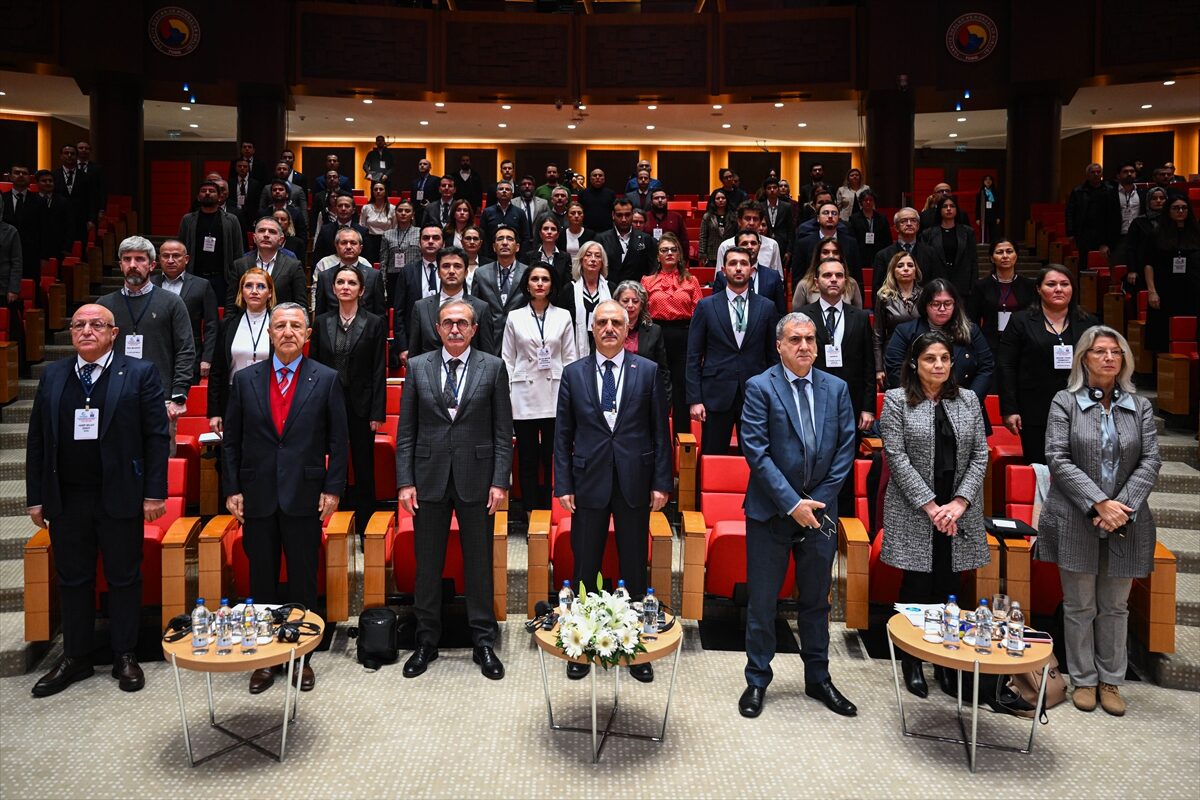- Hazine ve Maliye Bakan Yardımcısı Osman Çelik:
- "Daha dengeli