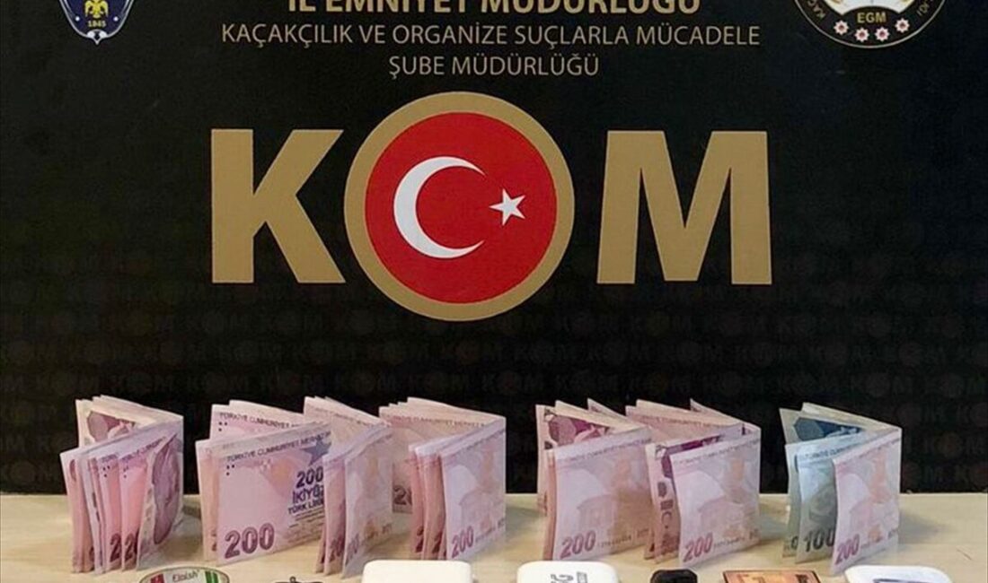 KARS (AA) – Kars'ta ehliyet sınavında kopya düzeneği kullandığı belirlenen