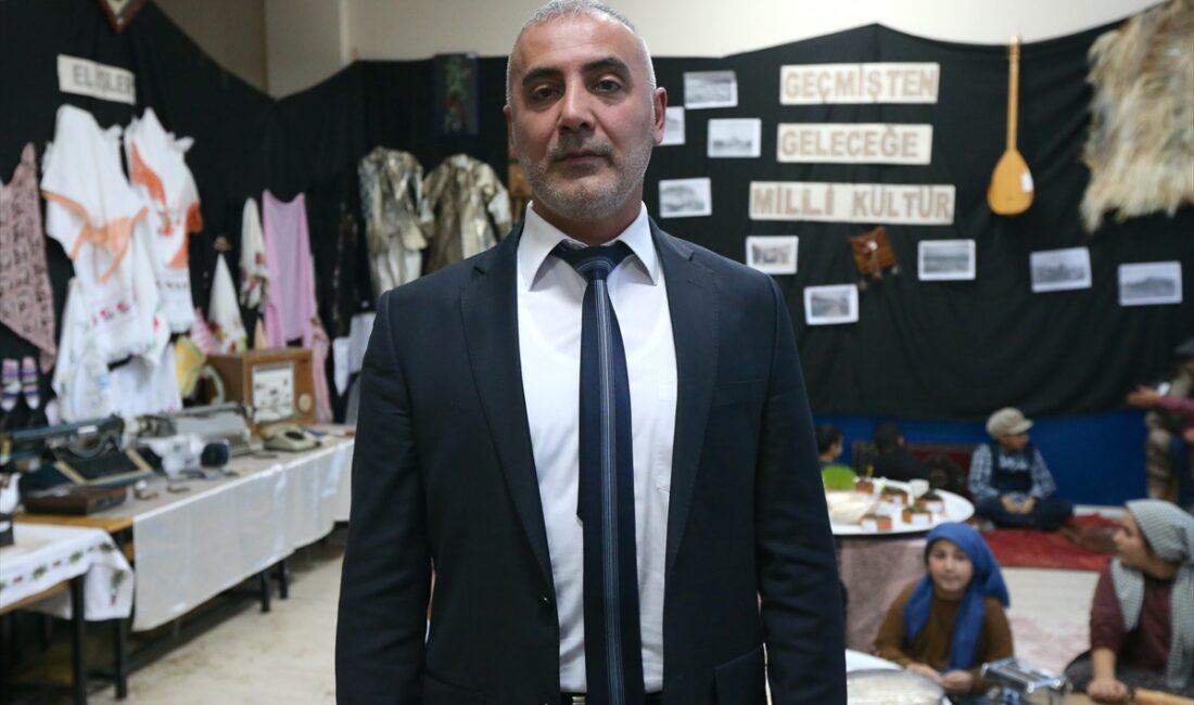 - Arpaçay ilçesindeki Atatürk İlkokulu'nda "Geçmişten Geleceğe Milli Kültür" projesi