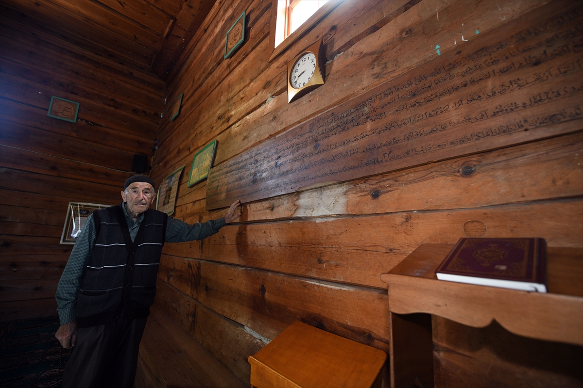 - Taşköprü ilçesine bağlı Paşaköy'de 1899 yılında ibadete açılan çivisiz