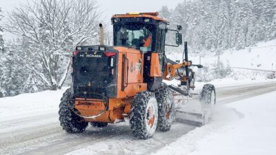 KASTAMONU (AA) – Kastamonu'nun yüksek rakımlı bölgelerinde yoğun kar yağışı