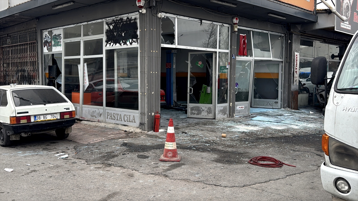 KAYSERİ (AA) – Kayseri'de bir oto tamirhanesinde otomobilin LPG tankının