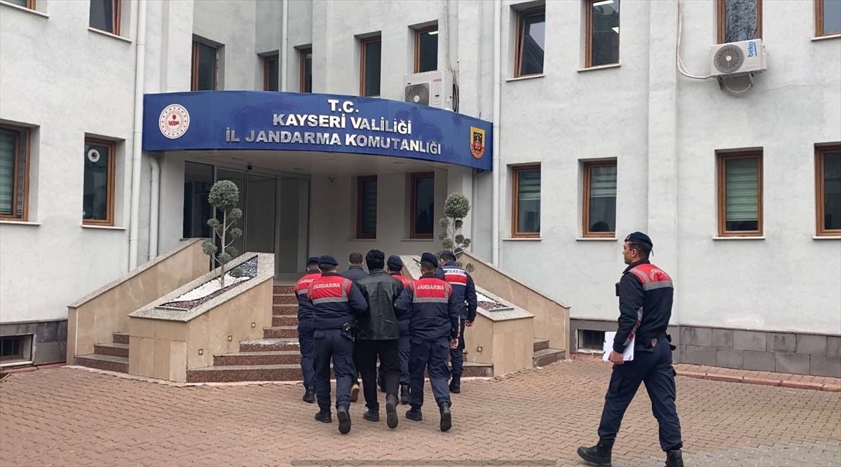 KAYSERİ (AA) – Kayseri'de terör örgütü DEAŞ'a yönelik operasyonda yabancı
