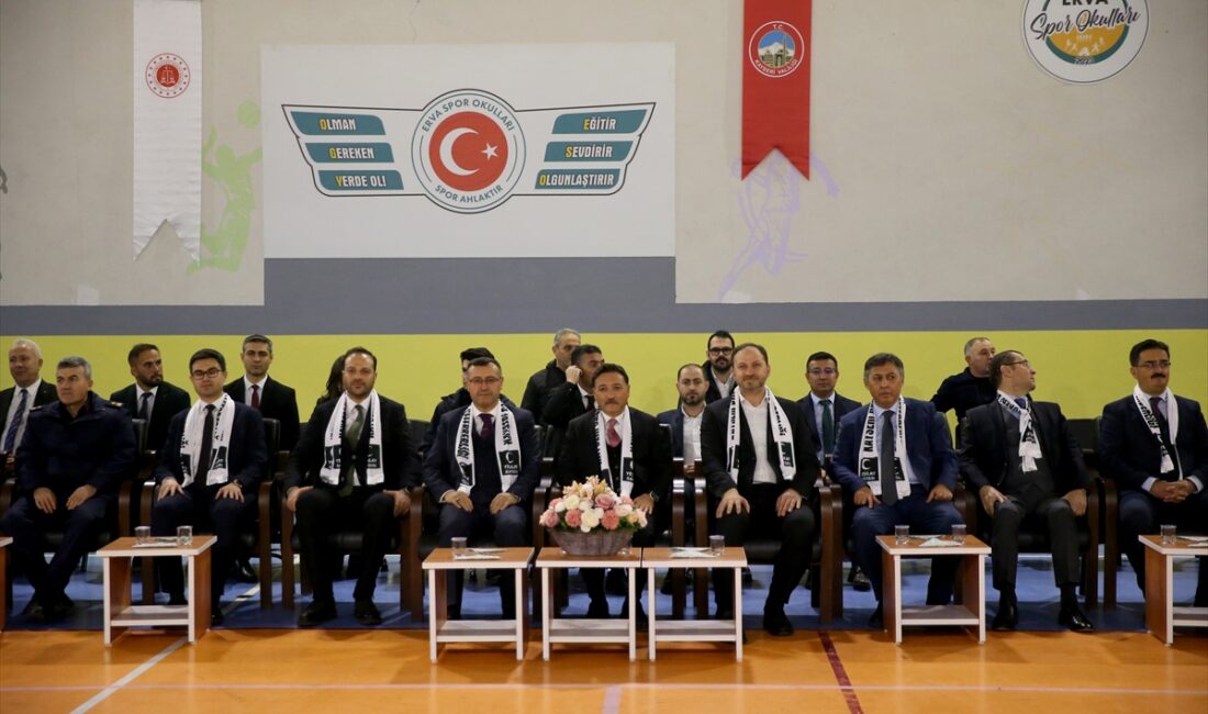 - Yeşilay Genel Başkanı Mehmet Dinç:
- "Bu projeden yana çok