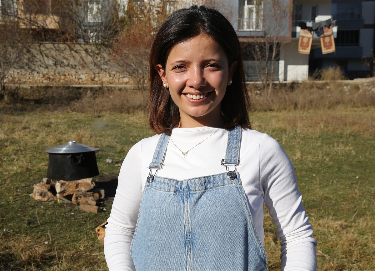 - Bitlis'in Hizan ilçesinde kadın güzellik salonu işleten 28 yaşındaki