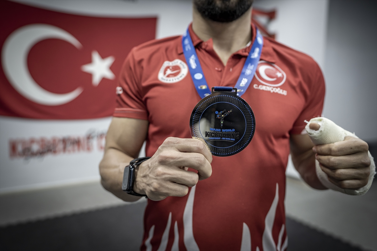 - Milli kick boksçu Cebrail Gençoğlu:
- "(Büyükler Dünya Kick Boks