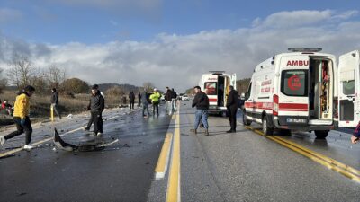 KIRKLARELİ (AA) – Kırklareli'nde iki otomobilin çarpıştığı kazada 7 kişi