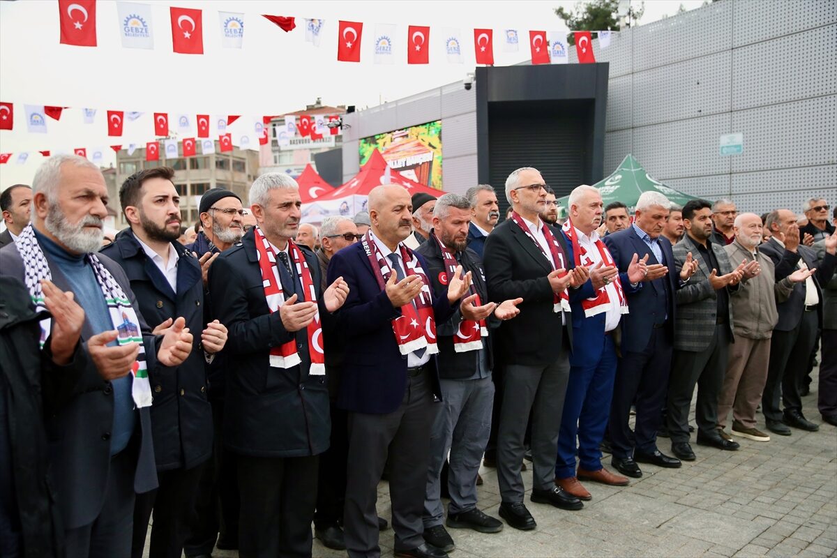 KOCAELİ (AA) – Kocaeli'den Sudan'a ulaştırılacak gıda yardımını taşıyan 10