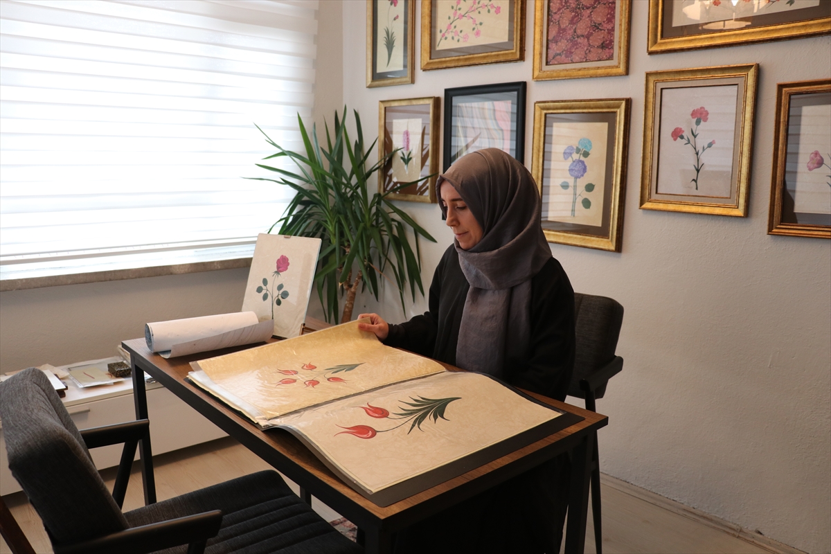 - Sakarya'da yaşayan ebru sanatçısı Büşra Altmışdört, sanatını geleceğe taşımak