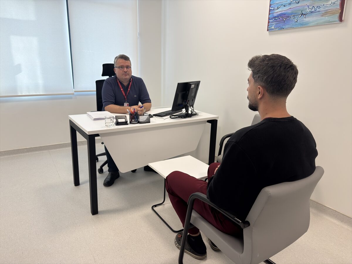 - İzmir'de yaşayan M.Y:
- "İlaçla tedavi olacağımı duyunca şaşırdım. Tedaviye