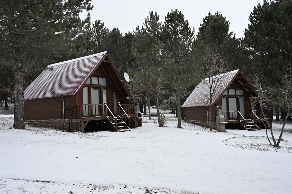 MANİSA (AA) – Manisa'nın Demirci ilçesinde sabah saatlerinden itibaren yüksek
