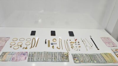 MERSİN (AA) – Mersin'de kendilerini polis ve savcı olarak tanıtarak