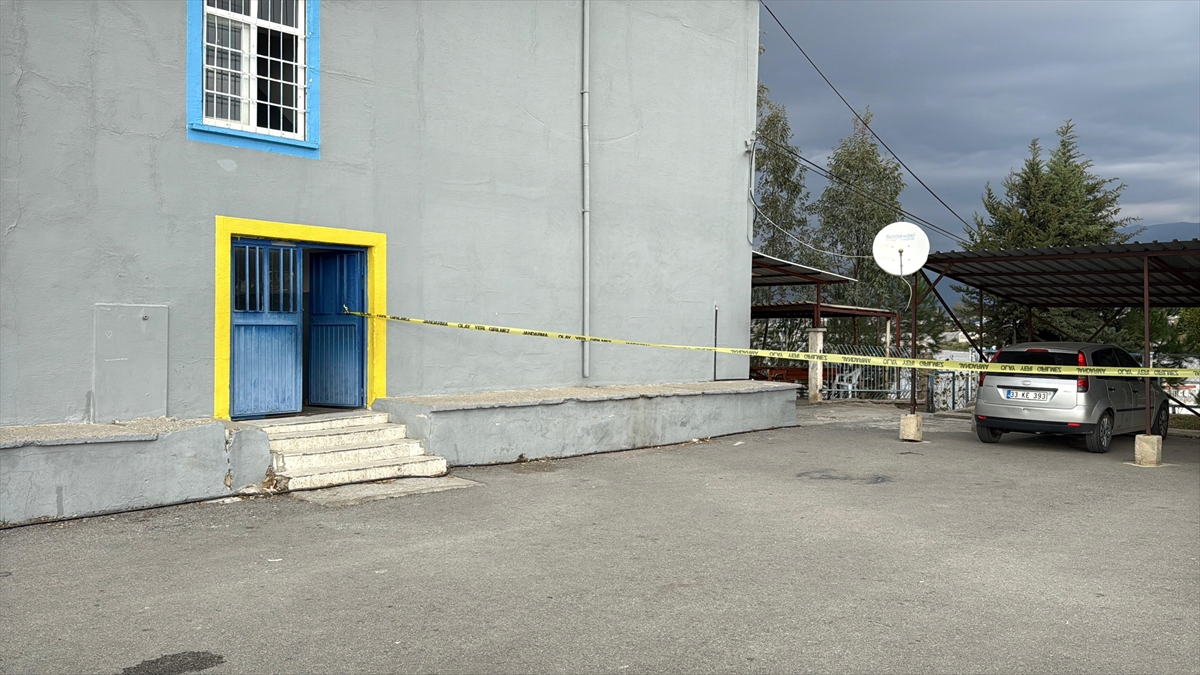 MERSİN (AA) – Mersin'in Anamur ilçesinde, ortaokul öğrencisinin okul bahçesinde