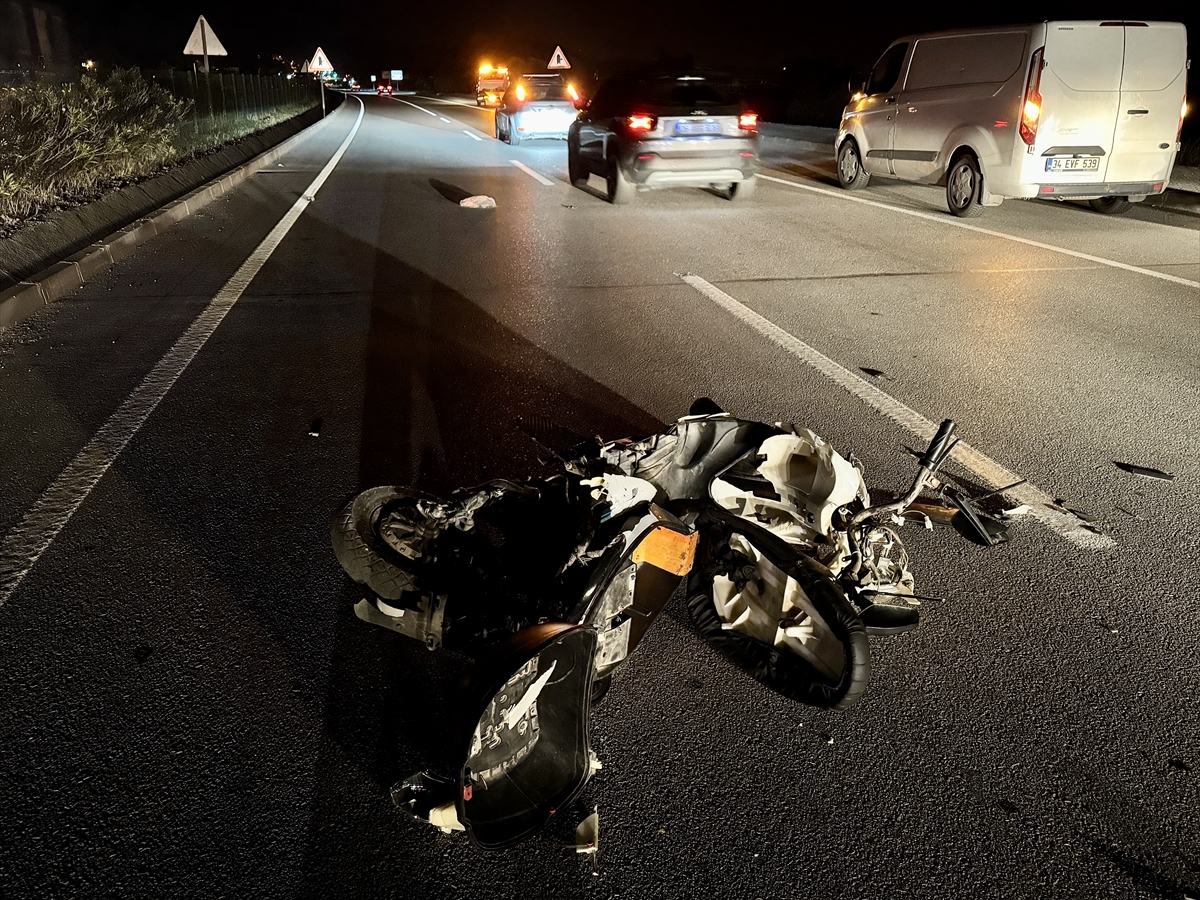 MUĞLA (AA) – Muğla'nın Fethiye ilçesinde hafif ticari araçla çarpışan