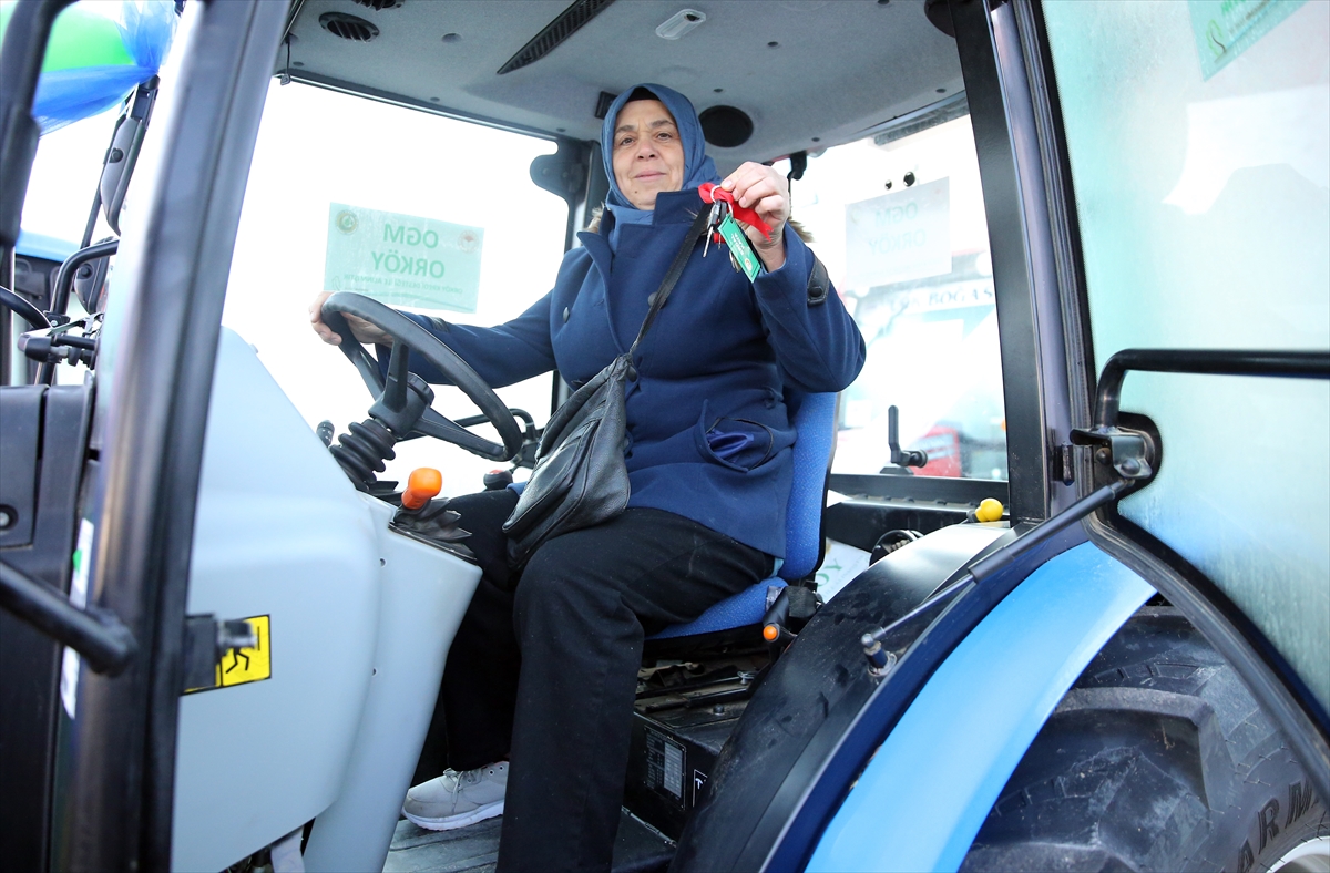 - Muğla Valisi İdris Akbıyık:
-"Ormanlarımızı esas koruyan bizim orman köylülerimiz.