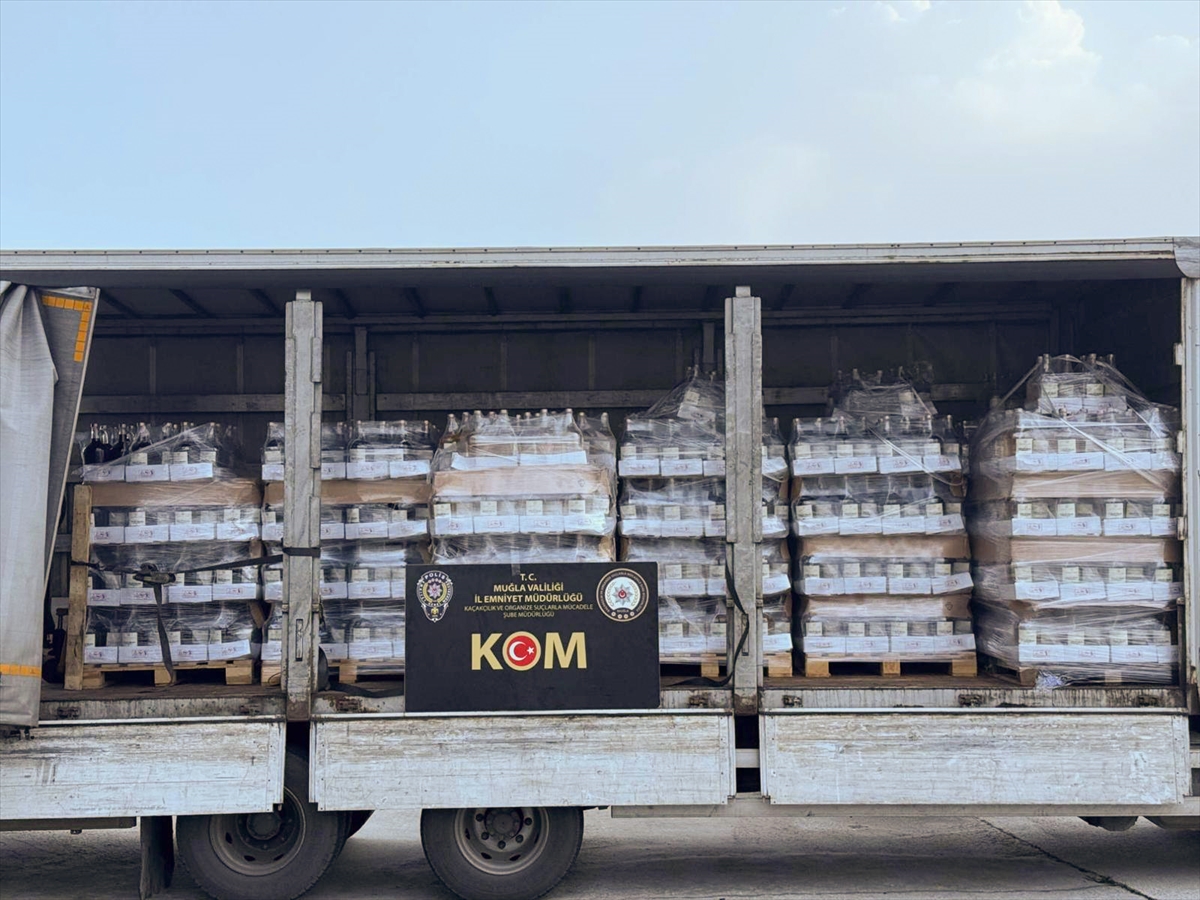 MUĞLA (AA) – Muğla'da düzenlenen operasyonda 4 bin 737 litre