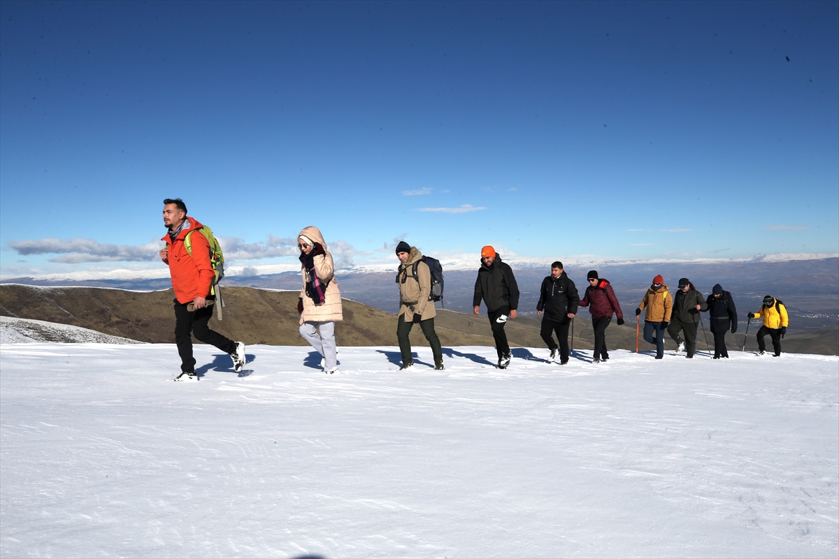 - Genç Adımlar Derneği, yaptıkları doğa yürüyüşleri sırasında keşfettikleri yeni