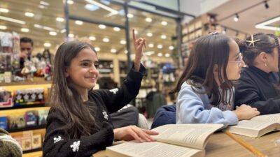 - Van'ın Edremit ilçesindeki Salih Yıldız Ortaokulu'nda görevli öğretmenlerin bir