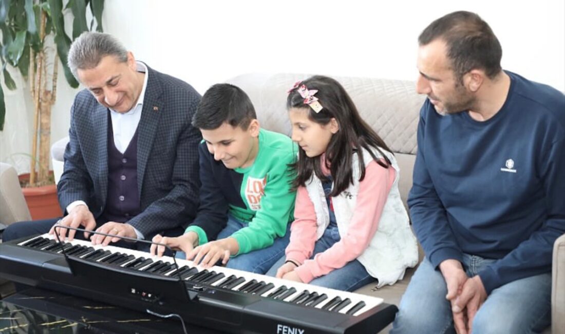 - Bitlis'te yaşayan Muhammed Yusuf Öndül, Sivas'ta geçirdiği trafik kazası