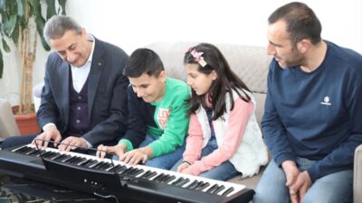 - Bitlis'te yaşayan Muhammed Yusuf Öndül, Sivas'ta geçirdiği trafik kazası