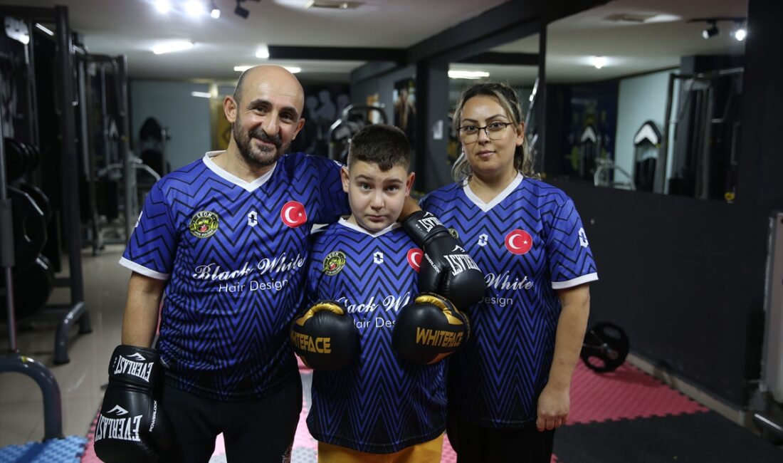 - Kastamonu'da oğulları Alptuğ Ali'nin tedavisinde sporun etkili olacağını düşünen