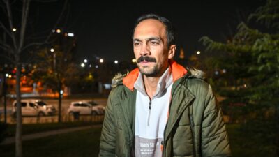 - Yüzündeki açık yaranın enfeksiyon kapma riski nedeniyle tedavisi sürdürülen