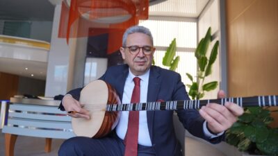 - "Büyük bir hazinenin bir eve sıkıştırılması gibi, babamla birlikte