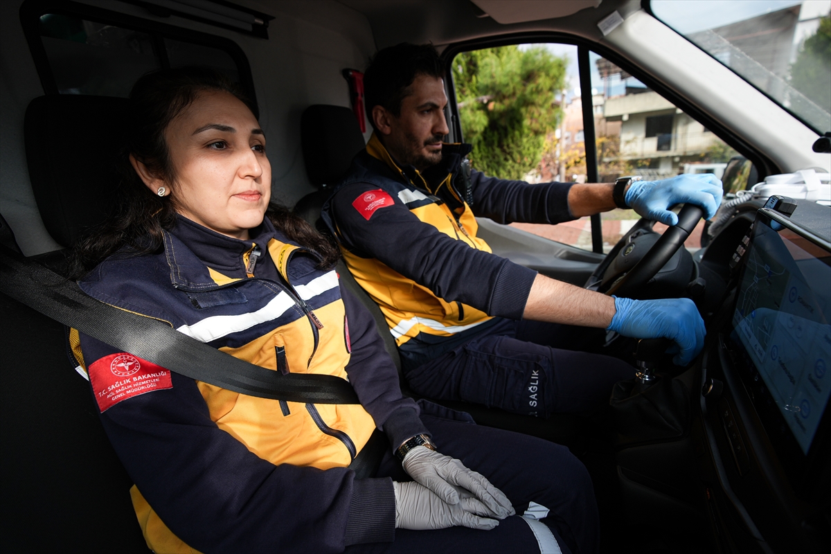 - İzmir'de aynı acil yardım istasyonunda görevli Fındık çifti, 8