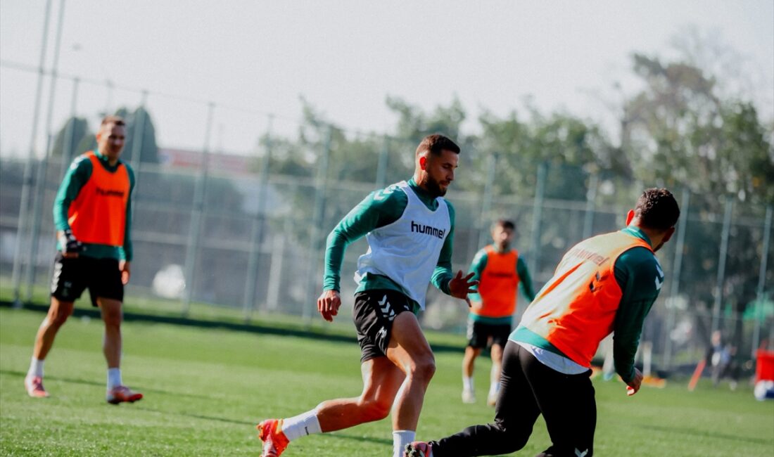 SAKARYA (AA) – Sakaryaspor, Trendyol 1. Lig'in 16. haftasında deplasmanda
