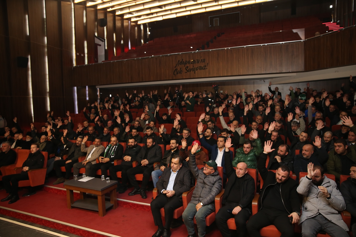 SAKARYA (AA) – Sakaryaspor Kulübünün seçimli olağanüstü genel kurulunda başkanlığa