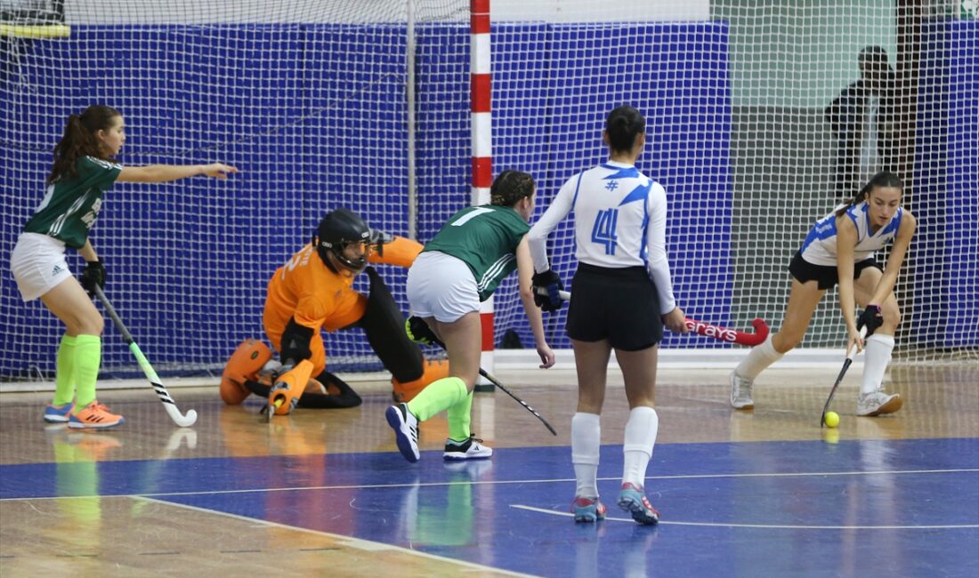 ANTALYA (AA) – Salon Hokeyi Kadınlar Süper Lig maçları Antalya'nın