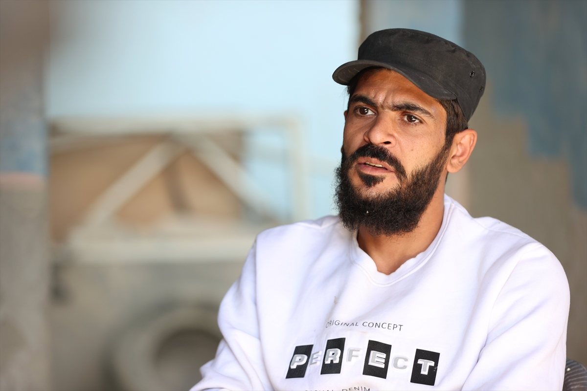 - "Kat kat üst üste yatıyorduk. Sabah kalktığımızda aramızdan boğularak