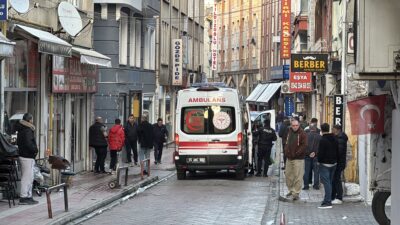 SAMSUN (AA) – Samsun'un İlkadım ilçesinde çıkan bıçaklı kavgada 2