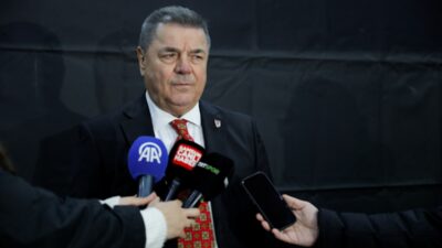 - Samsunspor'un Başkanvekili Veysel Bilen,
"Almanya'da alacağımız puan ya da puanlarla