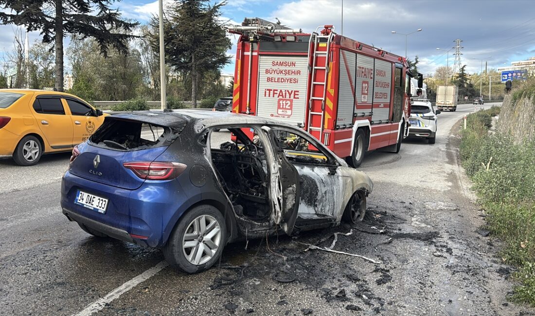 SAMSUN (AA) – Samsun'un İlkadım ilçesinde seyir halinde alev alan