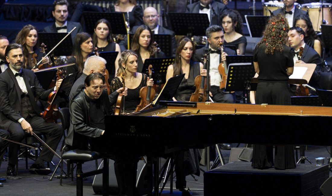 - Sanatçı, geleneksel yıl sonu konserinde seslendirdiği yeni eserleriyle, iklim